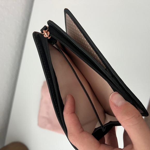 RADLEY LONDON Heritage Medium Bifold Black Wallet with Pink Dust Bag - Picture 6 of 9